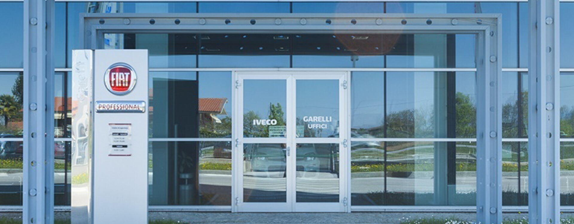 Banner Facciata Vetrata Strutturale